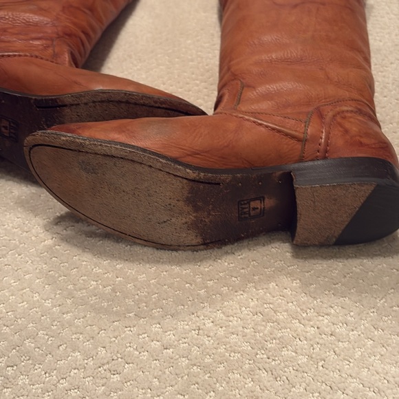 Women’s Frye boots.. - Picture 4 of 5
